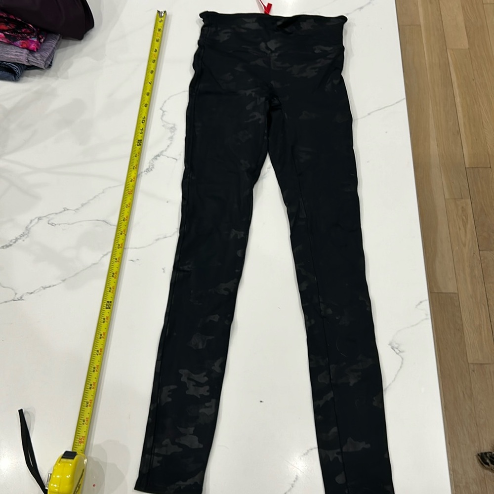 Extra small camo Spanx leggings